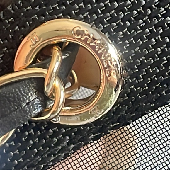 Brand New GWP CHANEL mesh tote and baby pouch - Picture 11 of 17